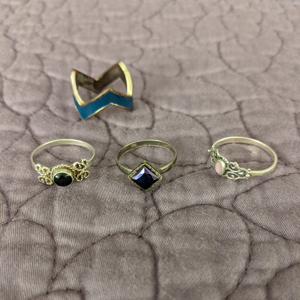 ⚡3 for $20⚡ 4 Rings - great costume pieces